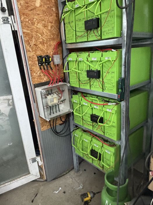 Vand acumulatori fotovoltaici