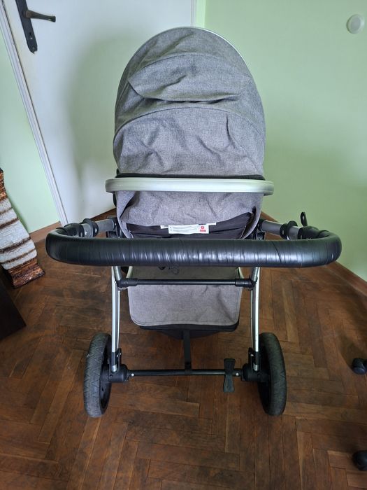 Продавам бебешка количка 3 в1 на марката Moni Polly.