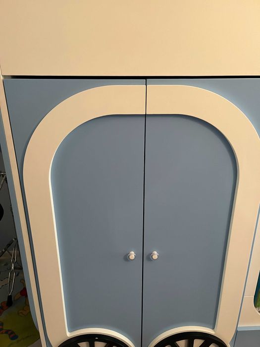 Дизайнерско двуетажно легло–локомотив