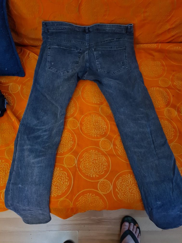 Set Pantaloni aproape noi  H&M joggers (32) ,H&M Skinny Jeans (34)