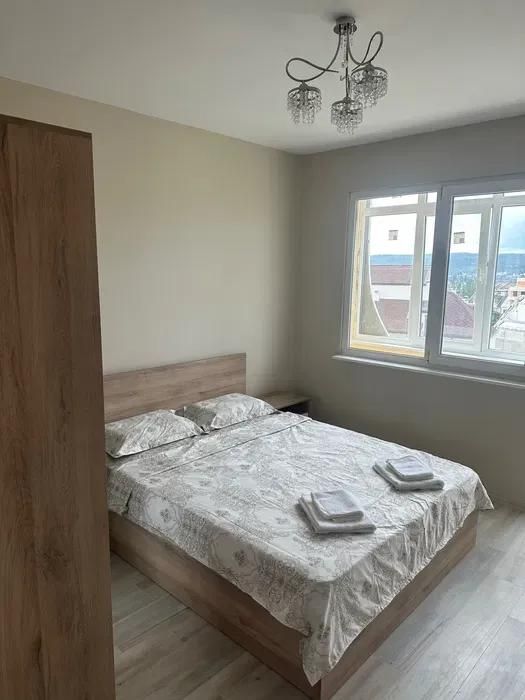 Двустаен апартамент, под наем, кв. Колхозен пазар