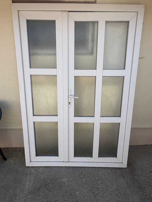 Vând ușa de termopan stare bună