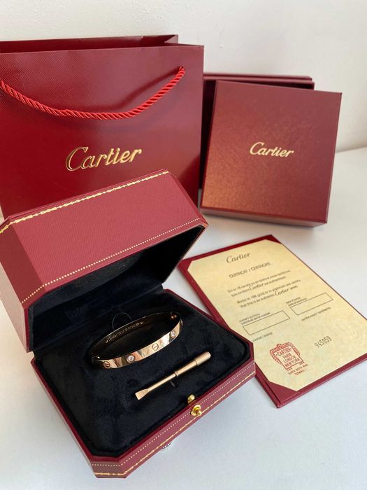 Brățară model Cartier Love din aur roz cu diamante