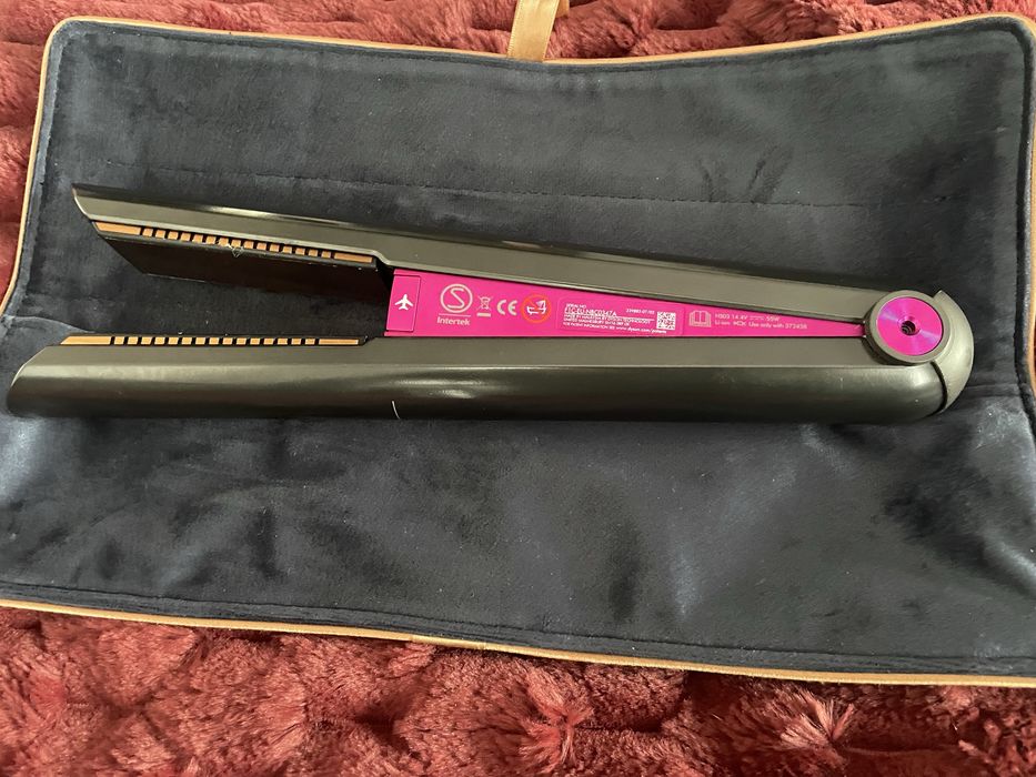 Placa indreptat parul Dyson