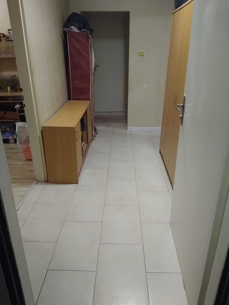 Дава се под наем Тристаен апартамент в София, 7-ми 11-ти километър - 89 кв.м за 76.5 € - Снимка #2