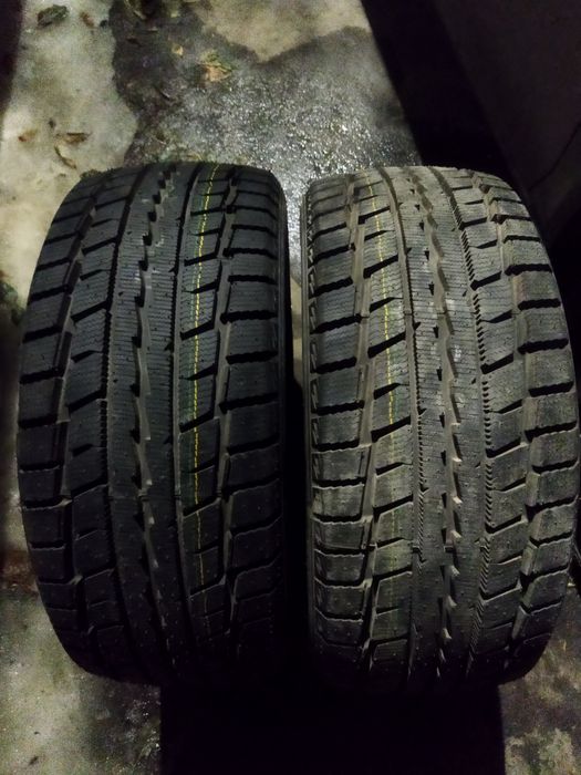 Пара шин Dunlop новые 225/50/16 зимняя