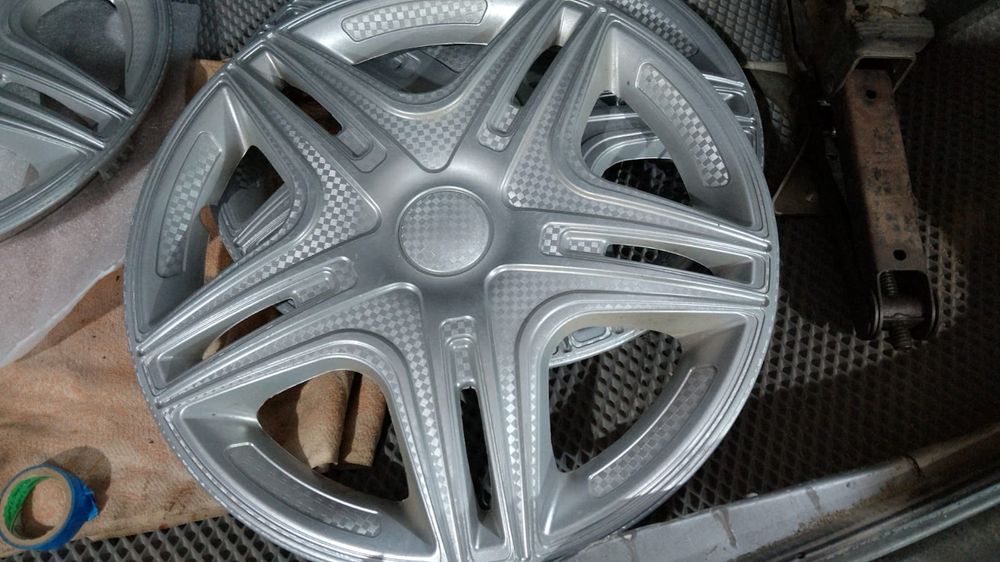 Продам колпаки новые