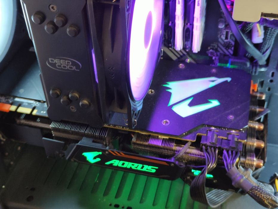 Геймърски компютър i7-10700F / GTX 1080 Ti 11GB/ 32GB RAM / SSD 2TB –