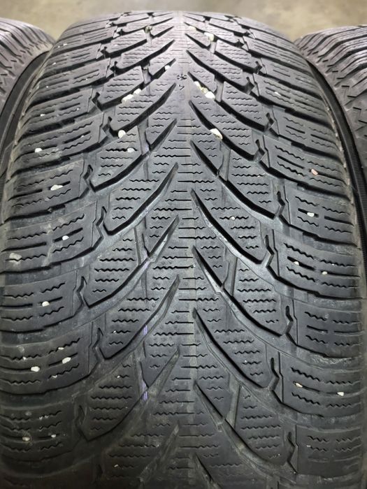 4 anvelope 235 60 R 18 Nokian iarna