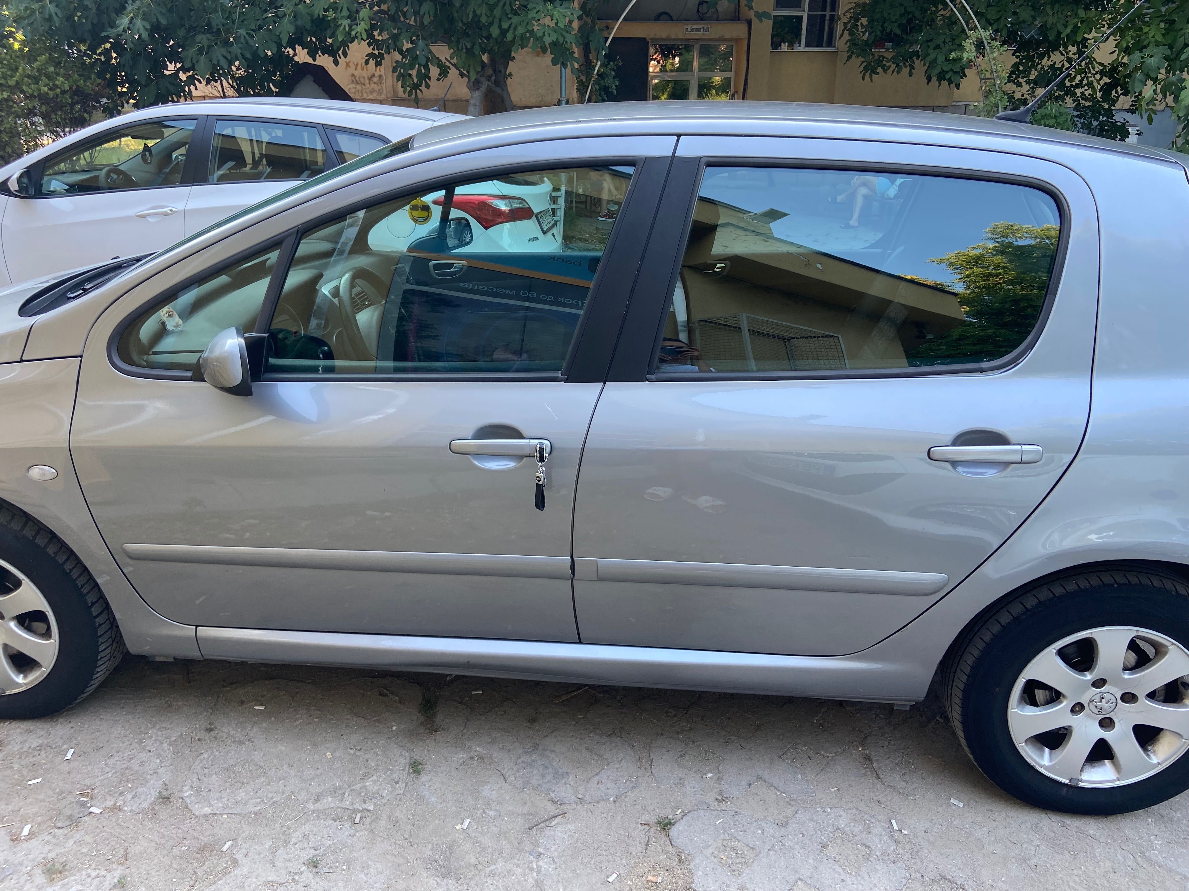 Продавам Пежо 307 - 2004г.