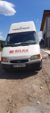 Masina Ford Transit