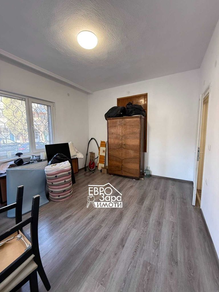 Дава се под наем Тристаен апартамент в Стара Загора, Център - 87 кв.м за 331.5 € - Снимка #3