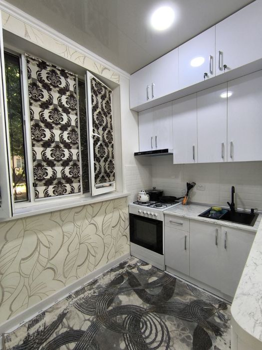 fargona shaxar oybek radomdi yonida kunli kvartira bor bezzaks quyamiz