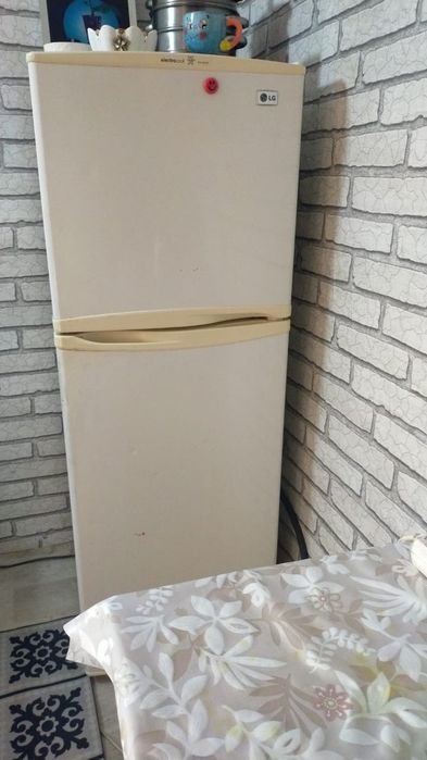 Холодильник LG..