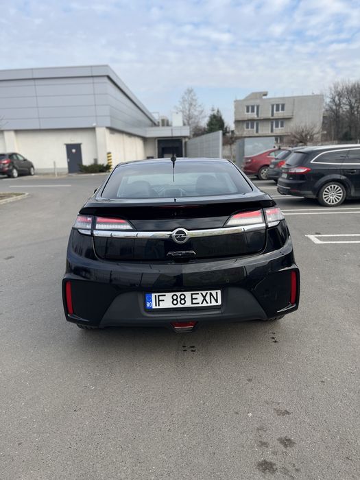 Opel Ampera Plug-In Hybrid 2012