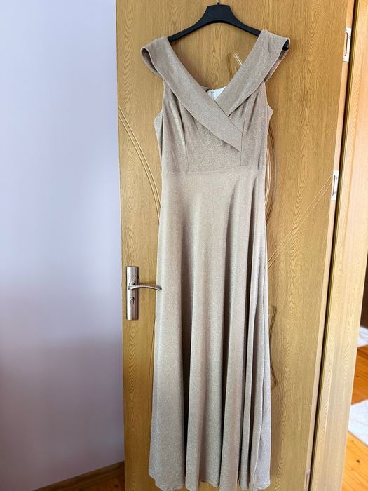 Дамски официални дрехи