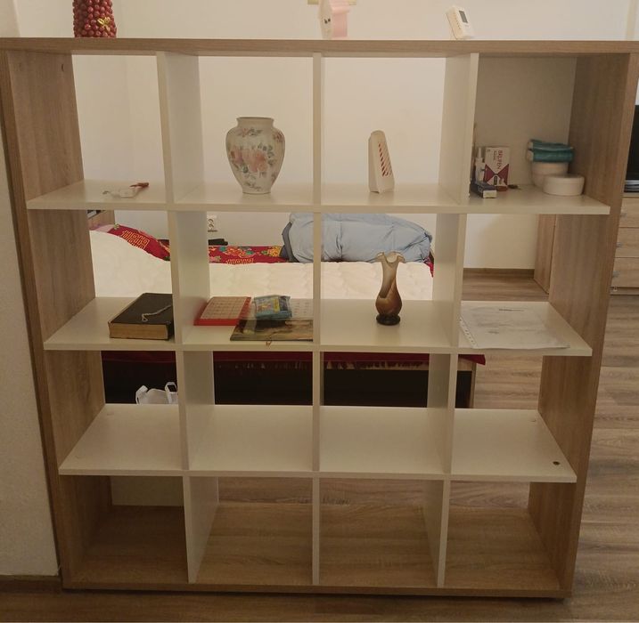 Biblioteca spatioasa