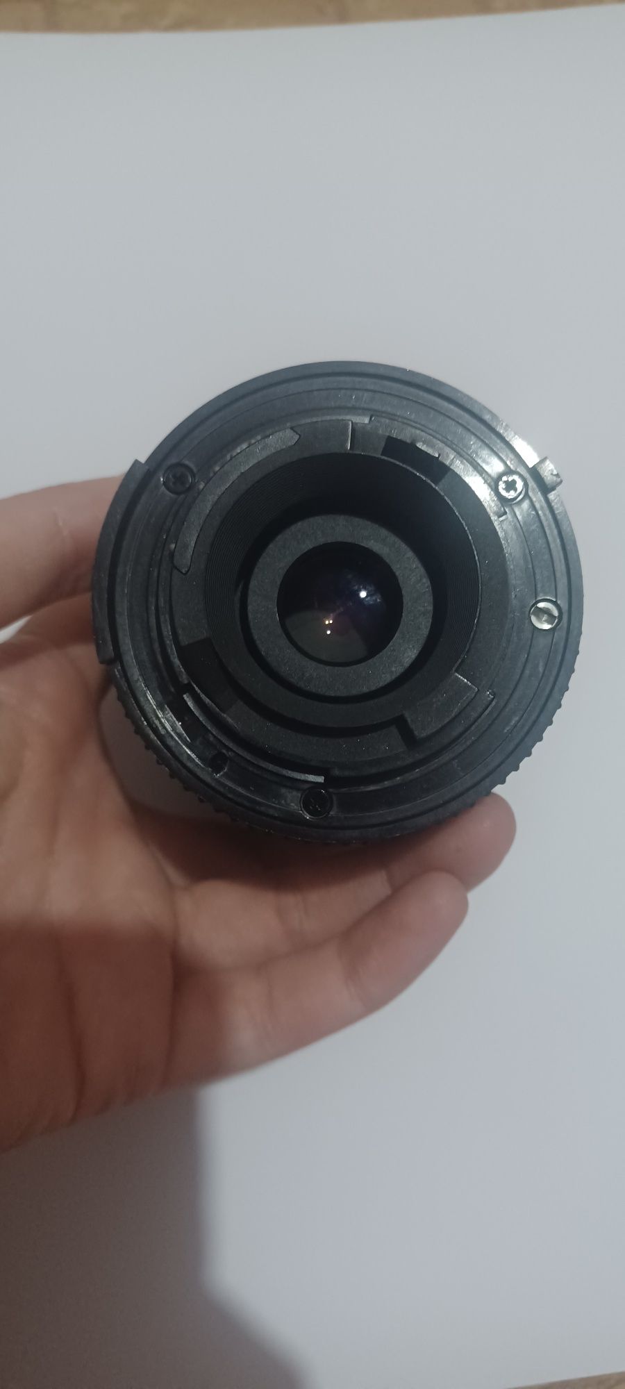 Yangi Nikon AF obektiv( Yaponiya)