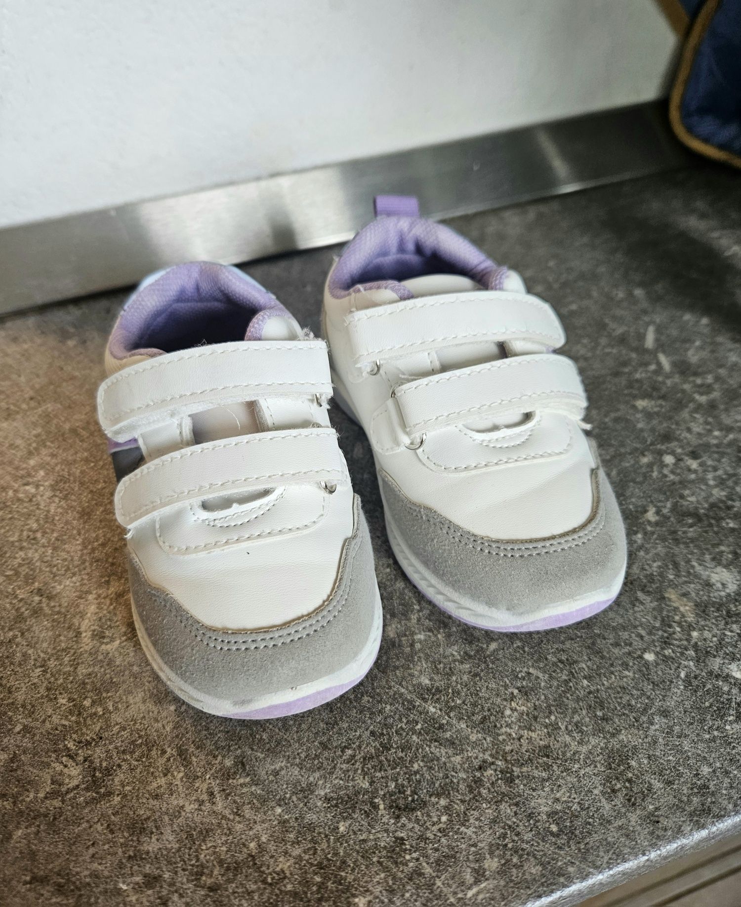 Pantofi cu scai nr.24