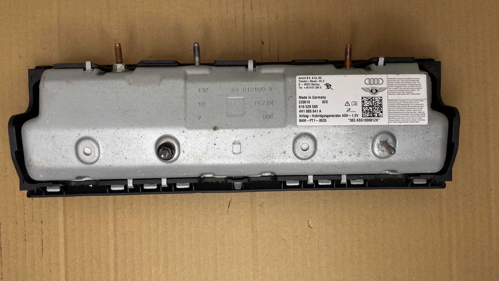 AIRBAG крака AUDI A8 S8 D4 4H1880841A
