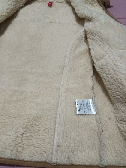 Geaca maro groasă, material ca de lana, mărimea S, Diveded