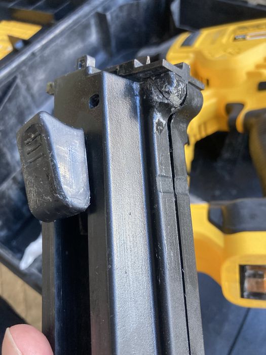 Пушка за директен монтаж Dewalt DCN890