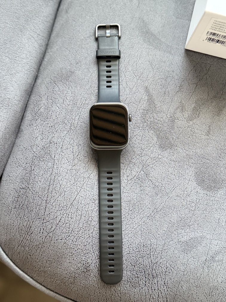 Смарт часовник Huawei - Watch Fit 3