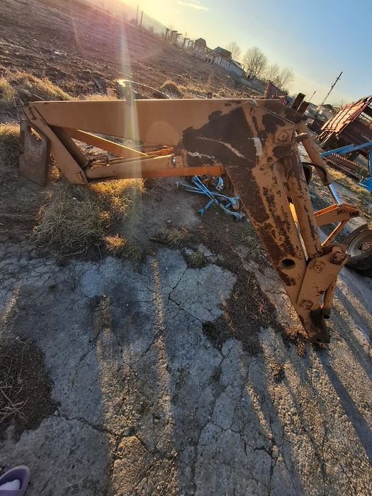 Încărcător frontal pt.tractor
