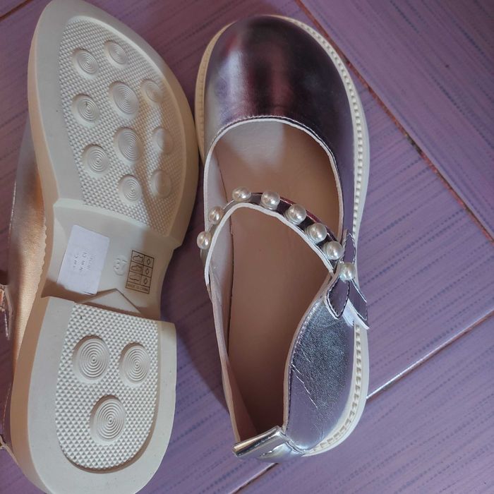 Pantofi evenimente argintii cu perle 36