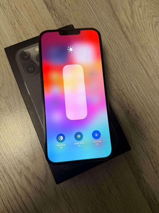Vând Iphone 13 Pro Max 256 gb culoare Graphite bateria are 86%