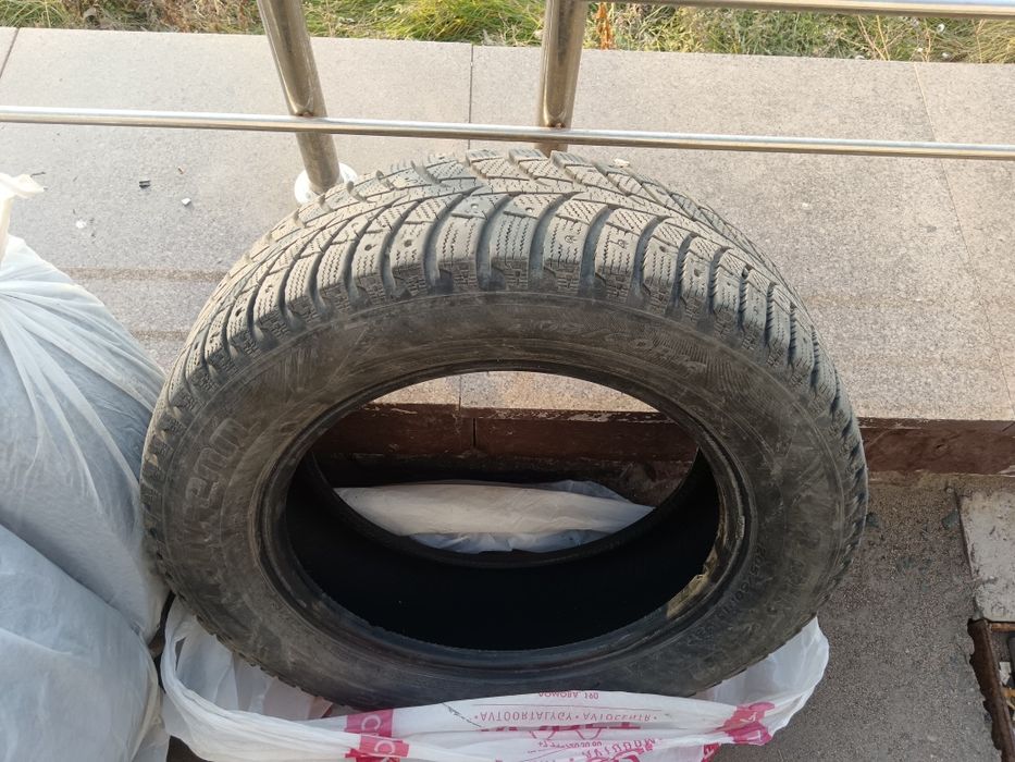 Продам автошины зимнии