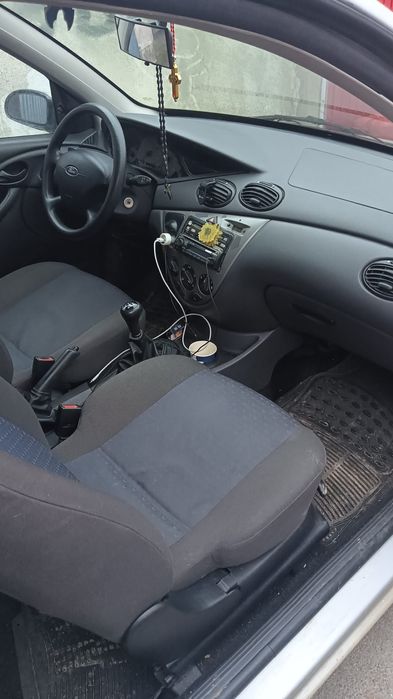Vând mașina  Ford focus