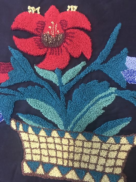 Арт калъфка ръчно везана