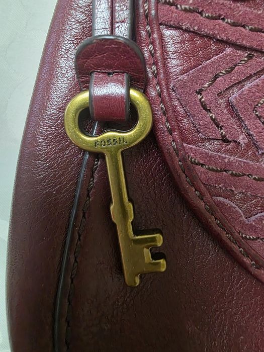 Fossil дамска чанта естествена кожа