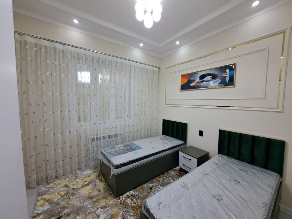 3 xonali katta kvartira sotiladi 4 xona qilingan