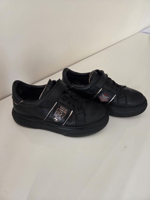 Детски спортни обувки