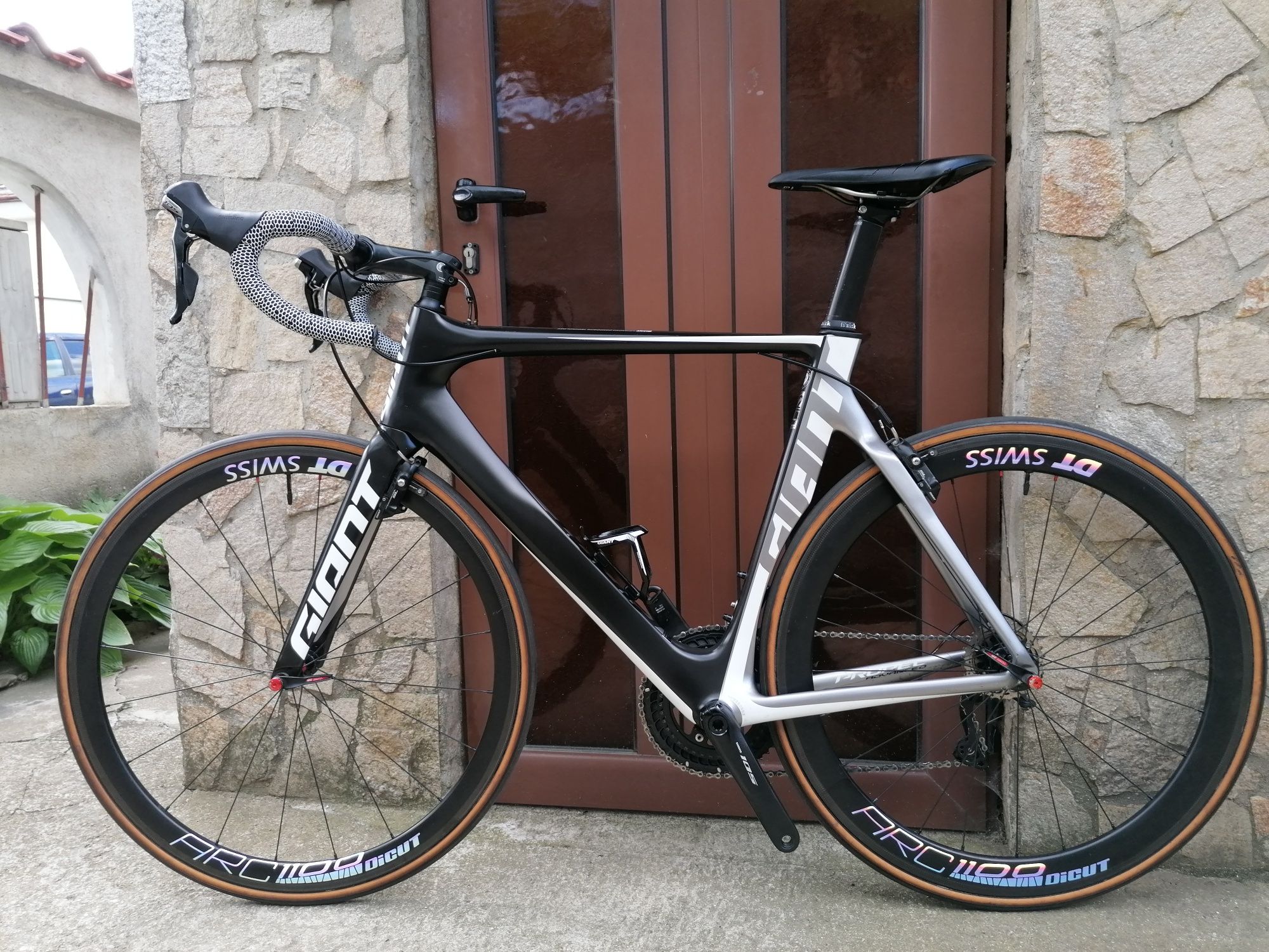 Шосеен GIANT Carbon, Shimano 105, скорости 2 * 11