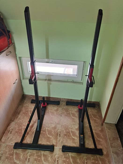 Продавам стойки за клек и лежанка