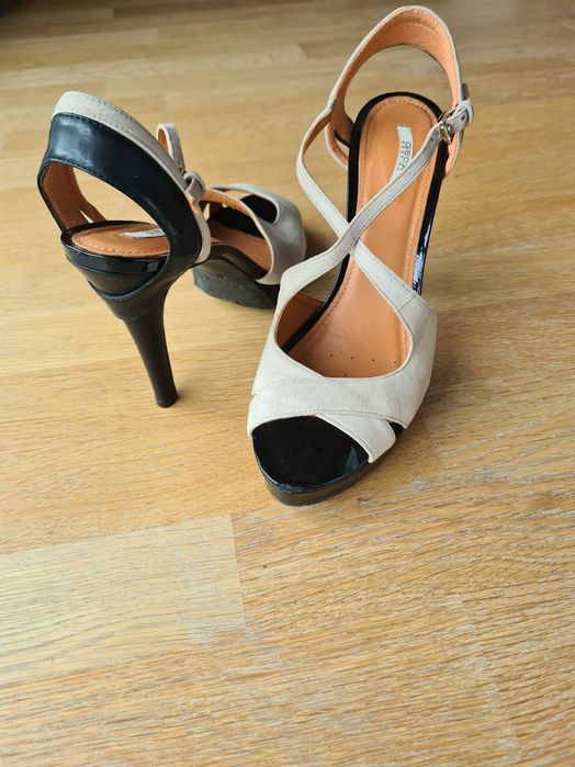 Sandale ocazie bej, piele intoarsa