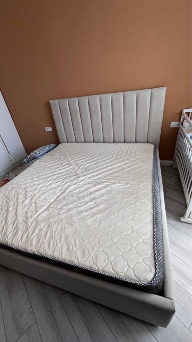 Кровать для спальни