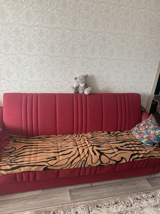 Продается диван с креслом недорого