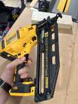 Pistol pentru batut cuie Dewalt DCN660N, 18V