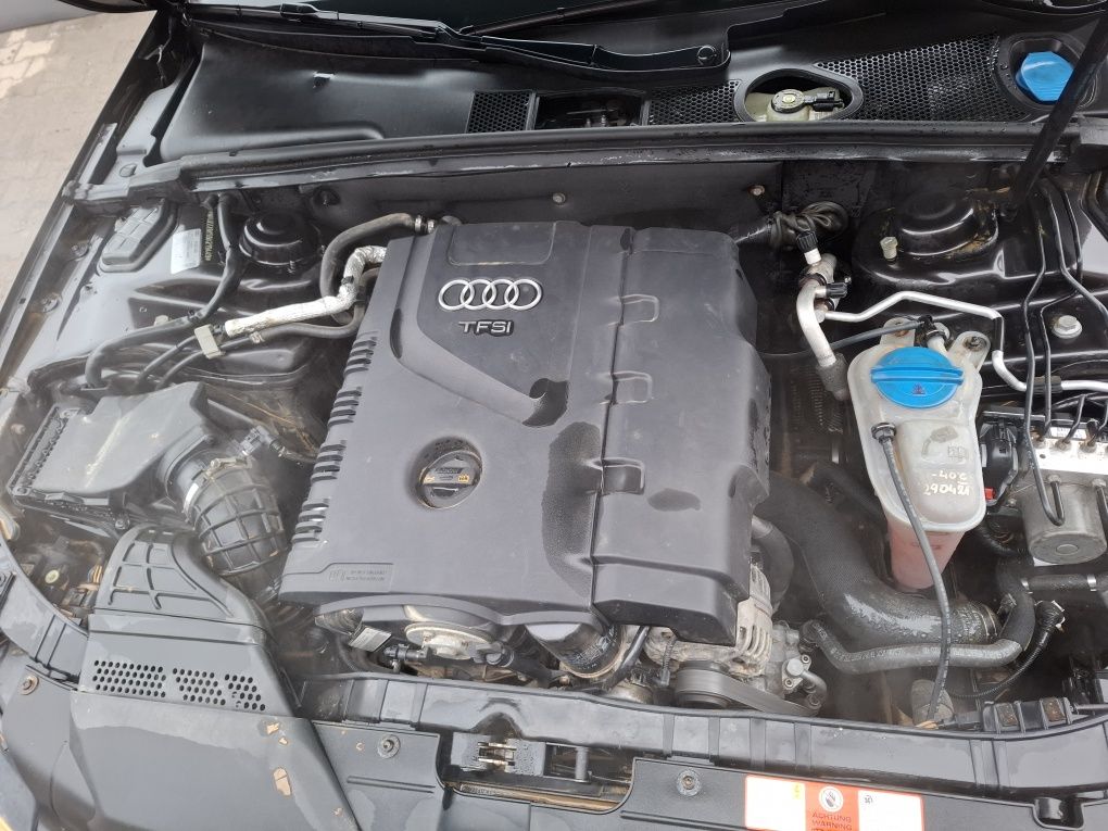 Piese/Dezmembrez Audi A4 B8 1.8TFSi CDHA fabricat 2009