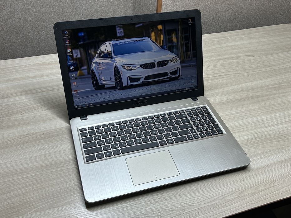 Мощный Asus ноутбук в отличном состояний