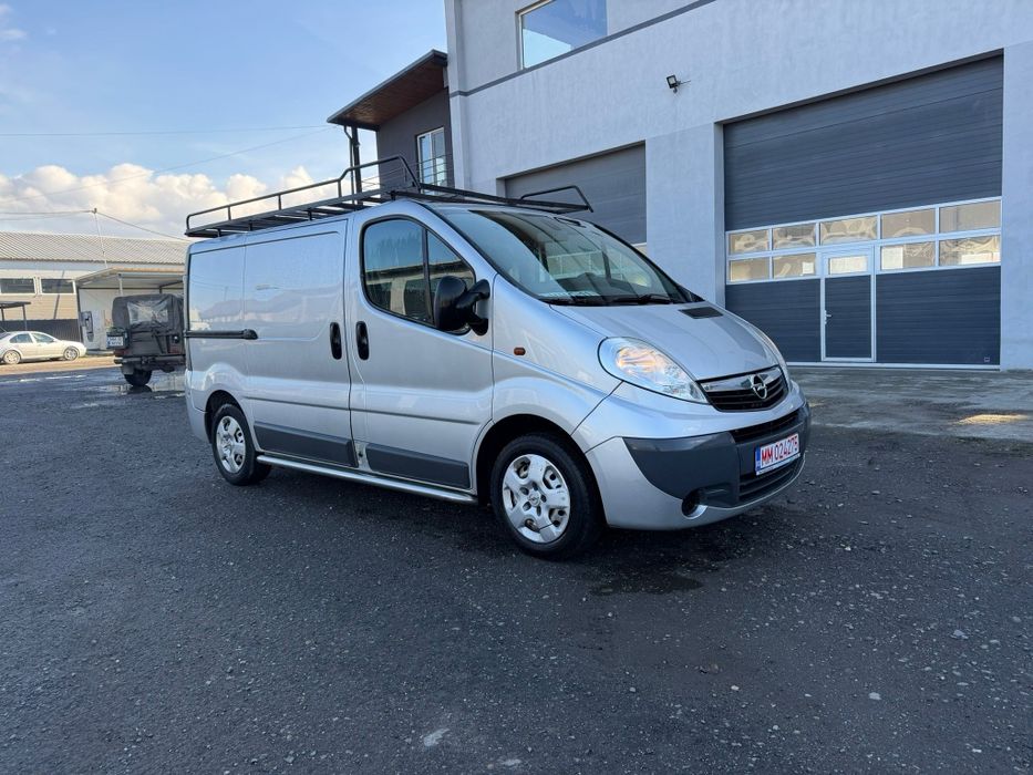 Opel Vivaro 2.0 dci 114 cai 2010