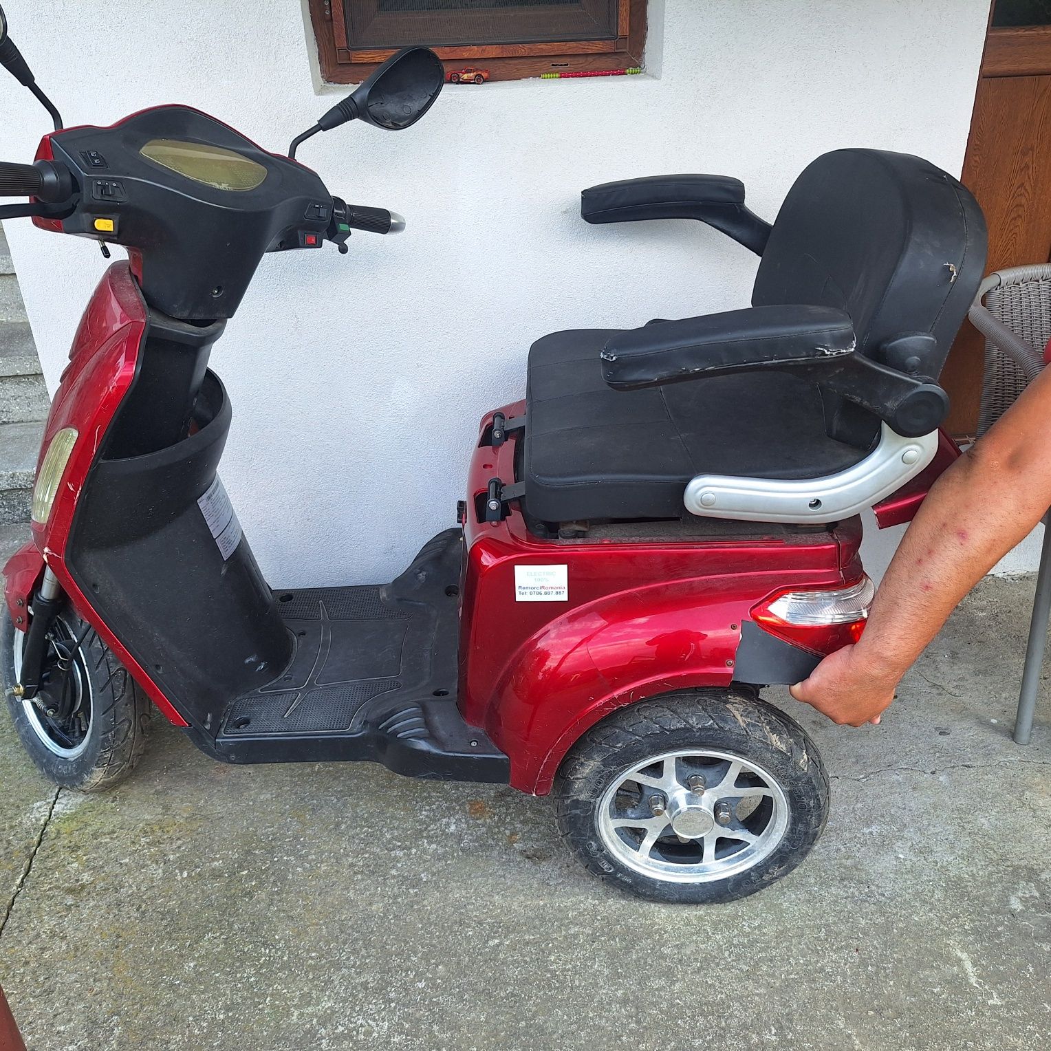 Vând Moped electric