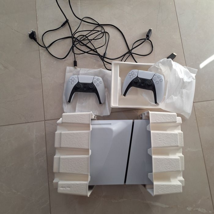 Playstation 5 1 TB като нова