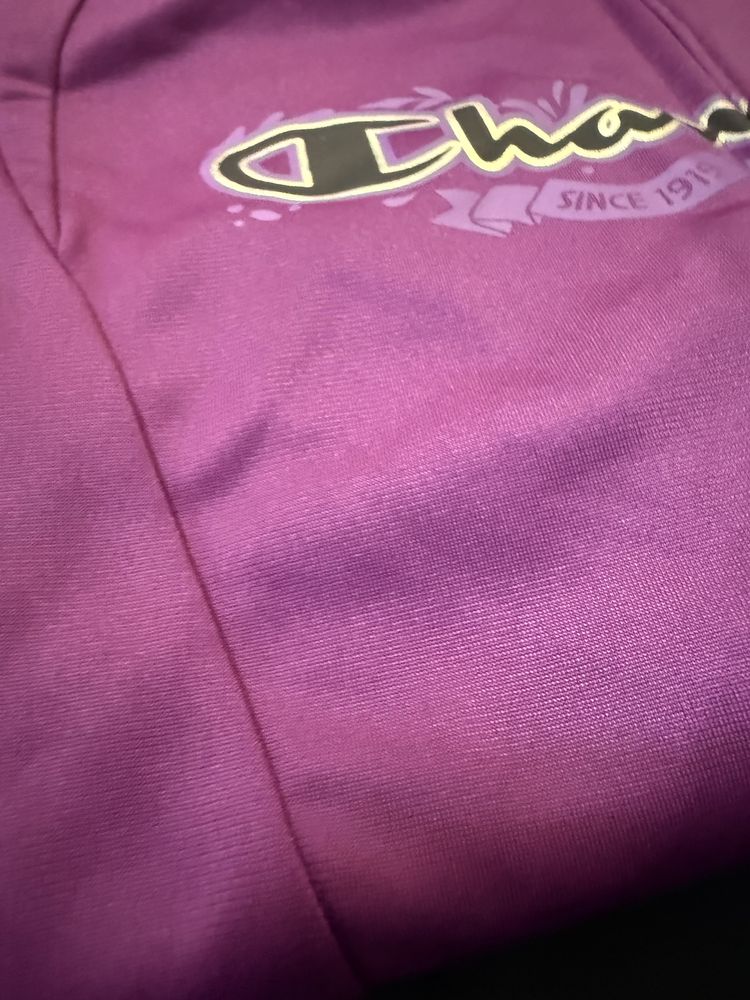 Champion чисто нов екип размер 11/12 г