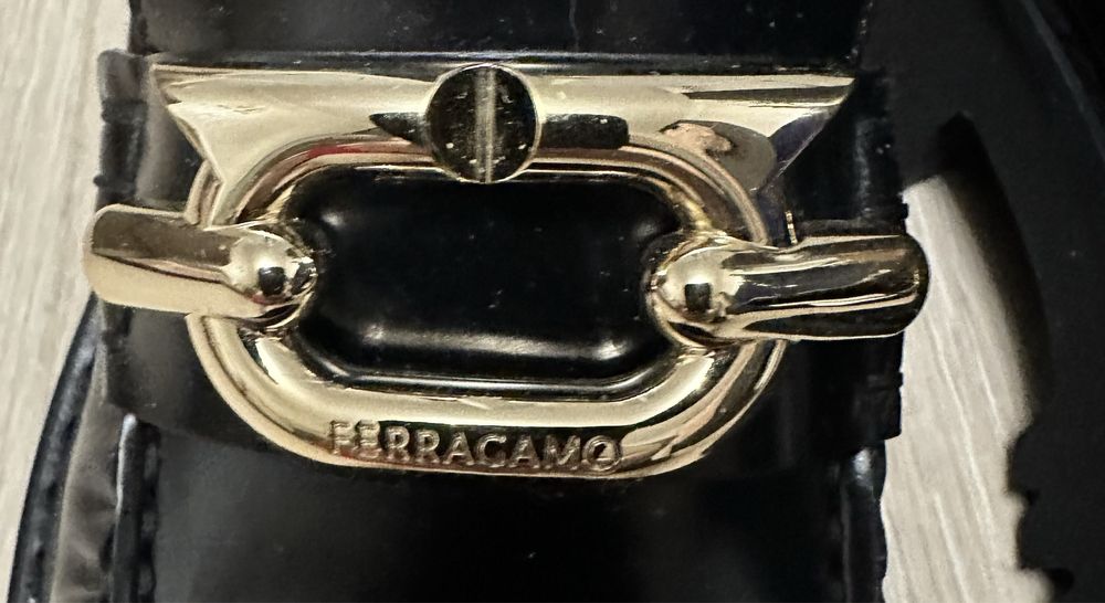 Лоуфърси Ferragamo