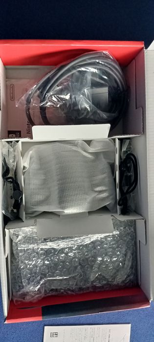 Vand consola nintendo switch cu jocuri